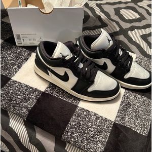 Air Jordan 1 Low SE Vintage Pandas